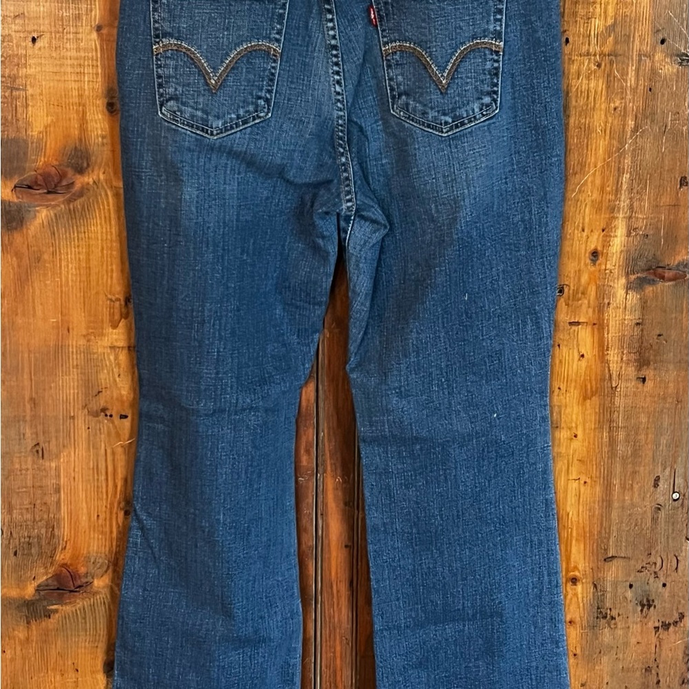 Levi's Women's 515 Bootcut Blue Jeans - Picture 2 of 5